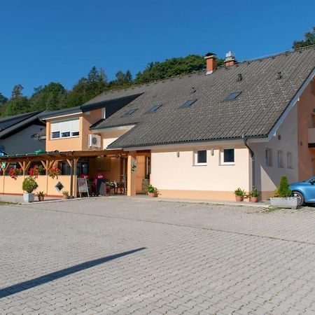 Hisa Izabela Hotel Muta Kültér fotó