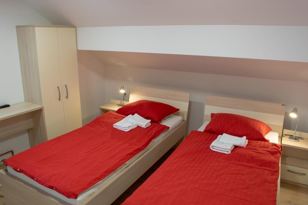 Hisa Izabela Hotel Muta Kültér fotó