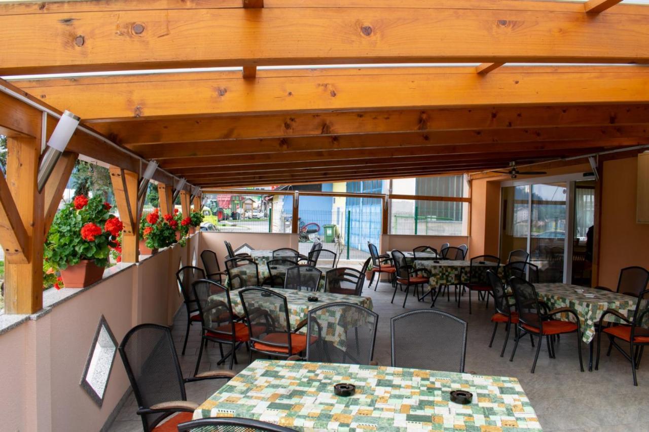 Hisa Izabela Hotel Muta Kültér fotó