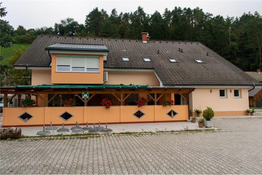 Hisa Izabela Hotel Muta Kültér fotó